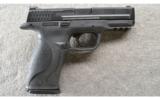 Smith & Wesson M&P 40 in .40 S&W In The Case - 1 of 3