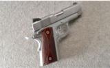 Springfield Armory ~ Ultra Compact ~ 9MM ~ In Case - 1 of 3
