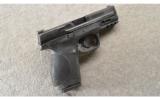 Smith & Wesson ~ M&P 40 M2.0 ~ .40 S&W ~ in Case - 1 of 3