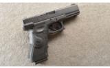 Glock ~ 17 ~ 9mm ~ With Crimson Trace - 1 of 3