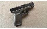Glock~ 19 Gen 5 ~ 9mm ~ in Case - 1 of 3