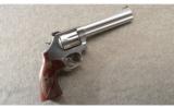 Smith & Wesson ~ 686-6 Plus Deluxe ~ .357 Mag. - 1 of 3
