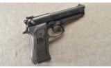 Beretta ~ M9 ~ 9mm ~ With Case - 1 of 2