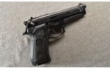 Beretta ~ 92 FS ~ 9MM ~ In Case - 1 of 3
