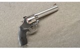 Smith & Wesson ~ 686-6 ~ .357 Magnum ~ Like New - 1 of 4