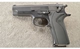 Smith & Wesson ~ Model 915 ~ 9MM ~ With Case - 3 of 3