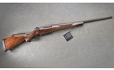 Weatherby ~ Mark V Bronze Sporter ~ 300 Winchester Magnum - 1 of 11