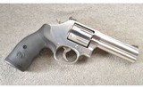Smith & Wesson ~ 686-6 ~ 357 Magnum - 1 of 6