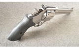 Smith & Wesson ~ 629-6 ~ .44 Magnum - 4 of 6