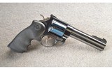 Smith & Wesson 29-3 ~ Classic Hunter ~ 44 Magnum