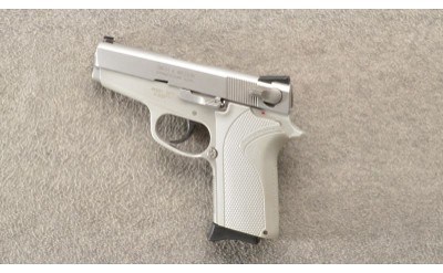 Smith & Wesson ~ 3913 ~ Lady Smith ~ 9MM