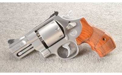 Smith & Wesson ~ 627-5 ~ Performance Center ~ .357 Magnum