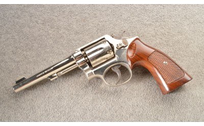 Smith & Wesson ~ Model 10-5 ~ Nickel ~ 38 S&W Special