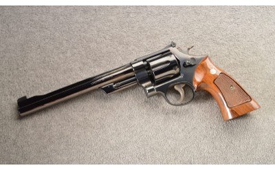 Smith & Wesson ~ Model 27-2 ~ .357 Magnum