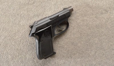 Beretta ~ 3032 Tomcat ~ .32 ACP ~ Threaded