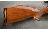 Weatherby ~ Mark V ~ 300 Weatherby Magnum - 2 of 11