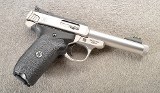 Smith & Wesson ~ SW22 Victory ~ Threaded ~ .22 Long Rifle - 1 of 5