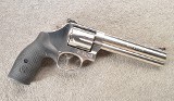 Smith & Wesson ~ 686-6 ~ 357 Magnum - 1 of 6