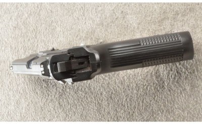 SAR ARMS ~ SARB6P ~ 9mm ~ 4.25" Barrel - Image 4 of 5