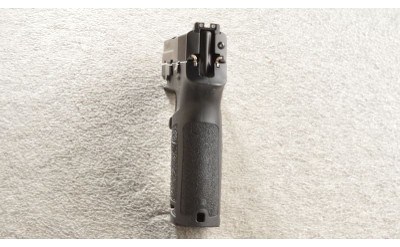 Sig Sauer ~ P250 ~ 9mm Para ~ 3.5" Barrel - Image 6 of 6
