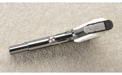 Colt ~ 1911 ~ Government ~ Series 70 ~ 38 Super - Image 5 of 6