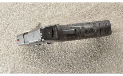 Springfield ~ XD-40 ~ .40 S&W ~ Sub Compact ~ 3.5" Barrel - Image 6 of 7