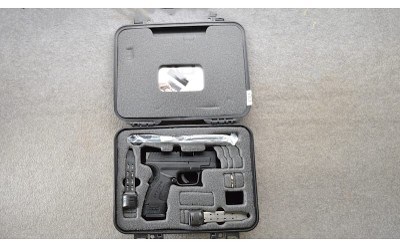 Springfield ~ XD-40 ~ .40 S&W ~ Sub Compact ~ 3.5" Barrel - Image 7 of 7