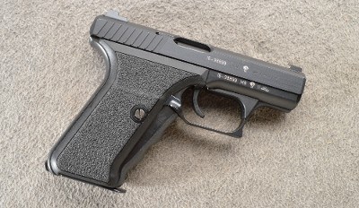 Heckler & Koch ~ P7 M8 ~ Squeeze-Cocking Pistol ~ 9 MM Parabellum "9x19"