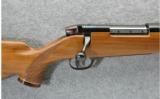 Weatherby Mark V Deluxe .300 Wby. Mag. - 2 of 7
