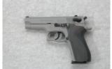 Smith&Wesson Model 5906, 9MM - 2 of 2