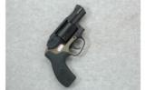Smith and Wesson Bodyguard BG/38, .38 Spl+P - 1 of 2