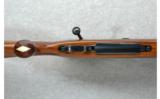 Weatherby Model Mark V Deluxe .300 Wby. Mag. - 3 of 7