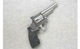 Smith
and Wesson Model 66, .357 Magnum - 1 of 2