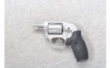 Smith and Wesson Airweight Model 638-3, .38 SPL - 2 of 2