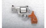 Smith and Wesson Performance Center Model 627-5, .357 MAG - 2 of 2