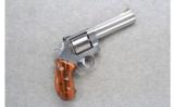 Smith & Wesson ~ 627-0 ~ .357 Magnum - 1 of 2
