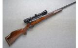 Weatherby ~ Mark V ~ .300 Magnum - 1 of 9