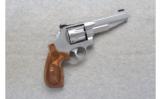 Smith & Wesson ~ 627-5 ~ .357 Mag. - 1 of 2