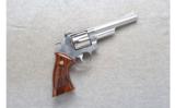 Smith & Wesson ~ 629-2 ~ .44 Magnum - 1 of 2