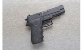 Sig Sauer ~ P226 ~ .40 S&W - 1 of 2