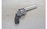 Smith & Wesson ~ 686-6 ~ .357 Magnum - 1 of 2