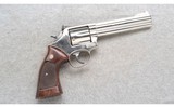 Smith & Wesson ~ 586 ~ .357 Magnum - 1 of 2