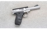 Smith & Wesson ~ SW22 Victory ~ .22 LR