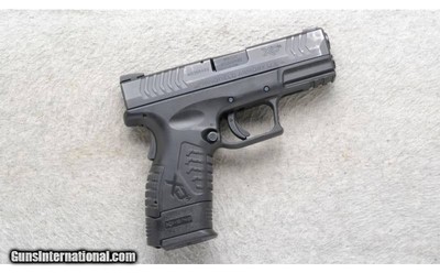 Springfield Armory ~ XDm-40 ~ .40 S&W