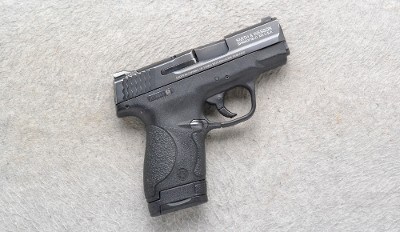 Smith & Wesson ~ M&P 9 Shield ~ 9mm