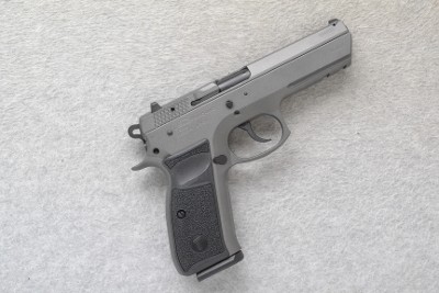 Tristar ~ T-120 ~ 9MM Luger