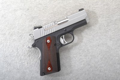 SIG SAUER ~ 1911 ~ .45 Auto - Image 1 of 3