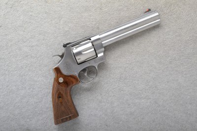 Smith & Wesson ~ 629-5 ~ .44 Magnum - Image 1 of 2