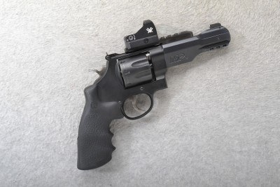 Smith & Wesson ~ 327 M&P R8 ~ .357 Magnum