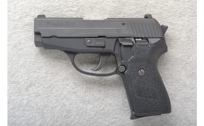 SIG SAUER ~ P239 ~ .40 S&W - Image 2 of 3